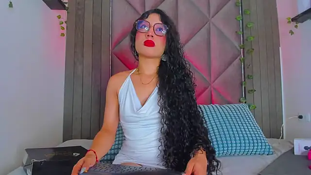 BriaConner  online show from June 2026 01:41:02 AM