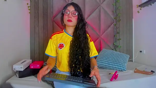 BriaConner  online show from June 2026 02:56:02 AM