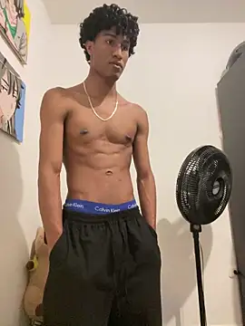 Snapshot of Masterikee chatting on January 2025 01:04:02 AM Masterikee online show from January 2025 01:04:02 AM