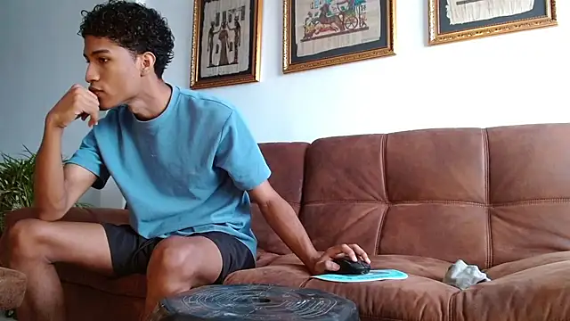 Snapshot of Masterikee chatting on October 2025 12:15:01 PM Masterikee online show from October 2025 12:15:01 PM