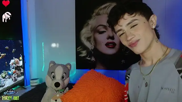 maxiy 001 online show from January 2025 07:17:02 AM