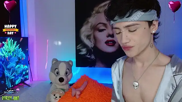 maxiy 001 online show from February 2025 06:29:01 AM