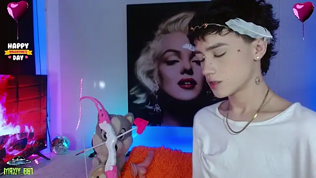 maxiy 001 online show from February 2025 03:58:02 AM