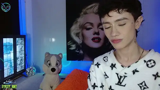 maxiy 001 online show from March 2025 04:51:01 AM