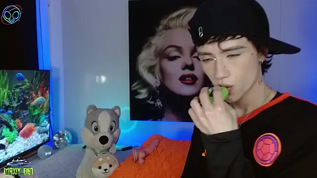 maxiy 001 online show from March 2025 07:44:01 AM