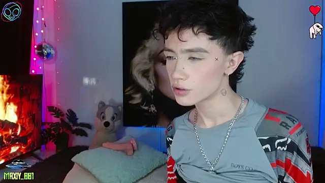 maxiy 001 online show from May 2026 06:30:01 AM