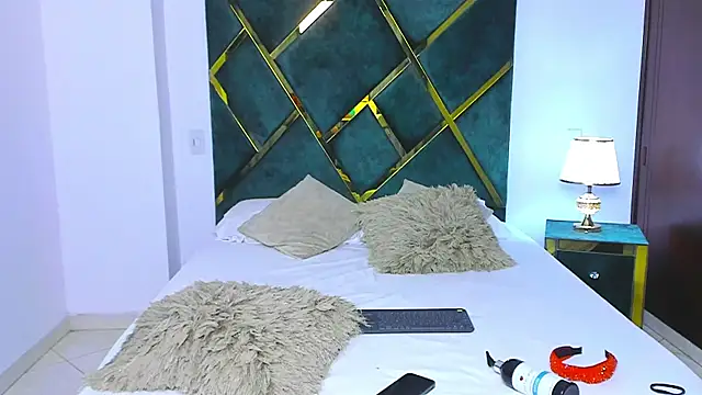 Criss Ariana online show from February 2025 05:52:02 PM