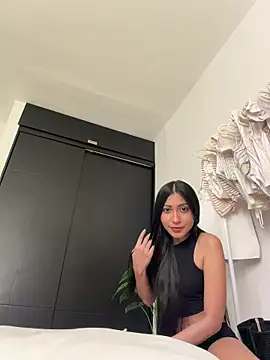 Sweetnaughtygirl  online show from June 2026 06:11:01 AM