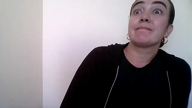 skayhot  online show from May 2026 01:39:02 PM