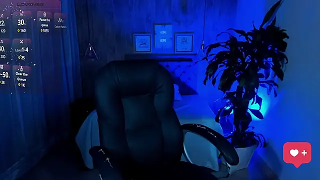 Snapshot of miichael_black chatting on February 2025 01:38:02 PM miichael black online show from February 2025 01:38:02 PM