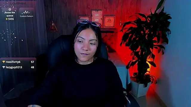 Snapshot of miichael_black chatting on March 2025 04:54:01 PM miichael black online show from March 2025 04:54:01 PM