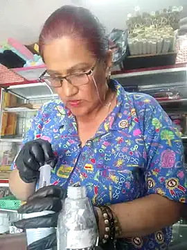 Edged Hot69 online show from October 2025 02:40:01 PM