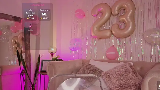 DahianaWalcott online show from October 2025 05:57:02 PM