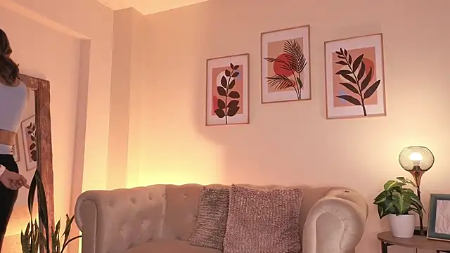 Snapshot of DahianaWalcott chatting on February 2026 02:58:01 PM DahianaWalcott online show from February 2026 02:58:01 PM