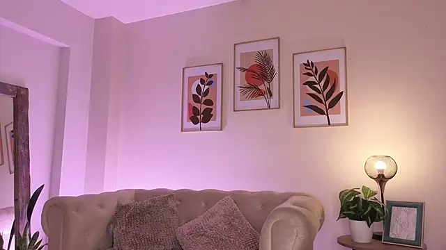 Snapshot of DahianaWalcott chatting on March 2026 04:47:01 PM DahianaWalcott online show from March 2026 04:47:01 PM