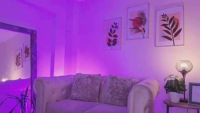 Snapshot of DahianaWalcott chatting on March 2026 06:11:01 PM DahianaWalcott online show from March 2026 06:11:01 PM