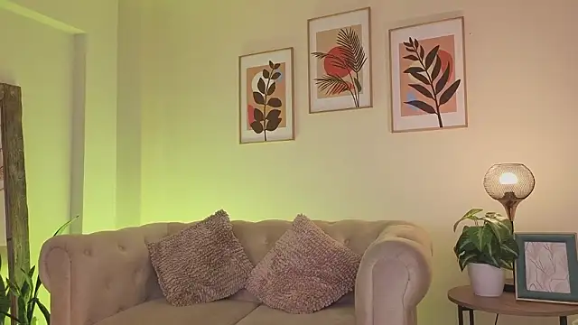 Snapshot of DahianaWalcott chatting on March 2026 04:45:02 PM DahianaWalcott online show from March 2026 04:45:02 PM