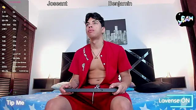 Snapshot of toyboys1 chatting on March 2026 04:06:02 AM toyboys1 online show from March 2026 04:06:02 AM