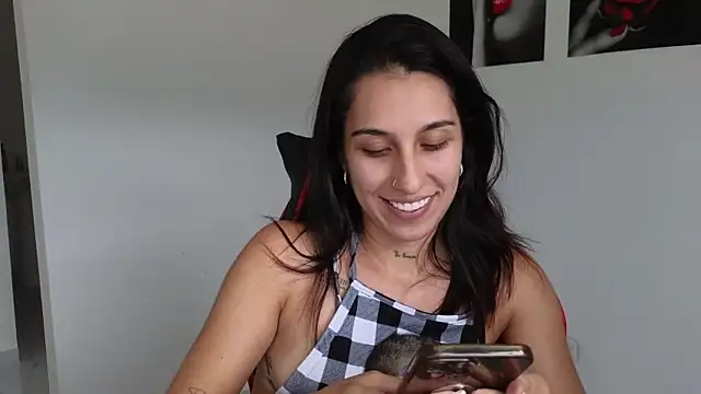 Snapshot of tammyandrade_ chatting on February 2025 09:35:02 PM tammyandrade online show from February 2025 09:35:02 PM