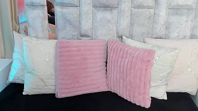 karol noa online show from September 2025 12:42:01 PM