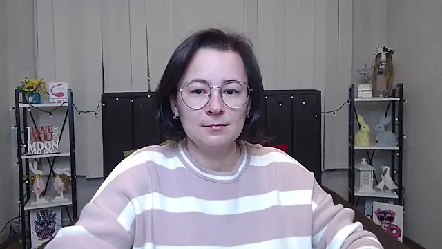 Snapshot of MarieSho chatting on February 2025 07:07:02 AM MarieSho online show from February 2025 07:07:02 AM