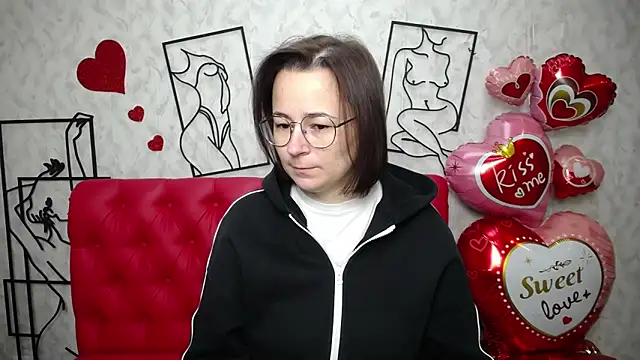 Snapshot of MarieSho chatting on February 2025 07:07:01 AM MarieSho online show from February 2025 07:07:01 AM