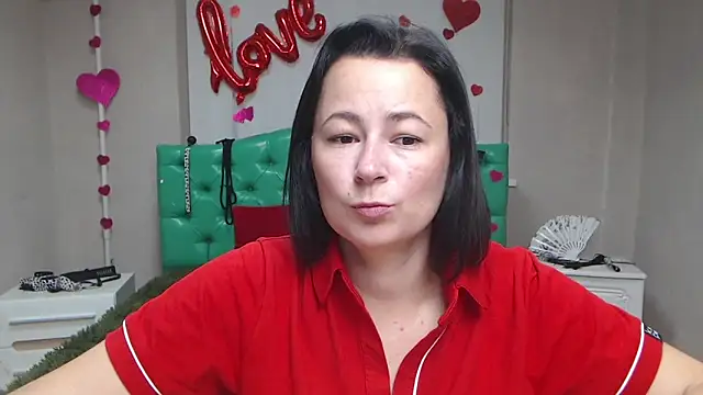 Snapshot of MarieSho chatting on September 2025 06:13:01 AM MarieSho online show from September 2025 06:13:01 AM