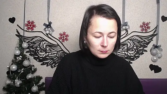 Snapshot of MarieSho chatting on December 2025 07:03:02 AM MarieSho online show from December 2025 07:03:02 AM