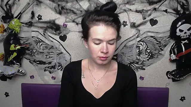 Snapshot of JasmineKouch chatting on October 2025 06:09:01 PM JasmineKouch online show from October 2025 06:09:01 PM