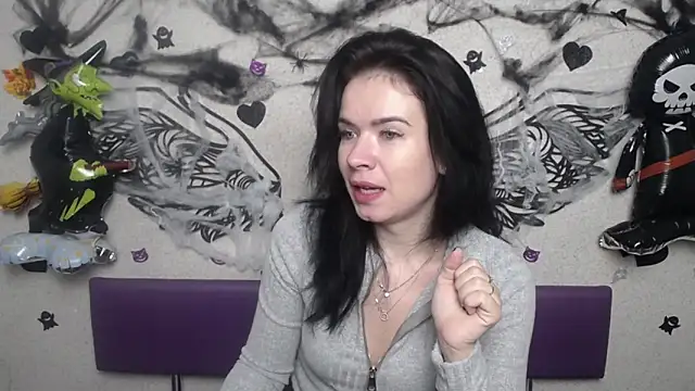 Snapshot of JasmineKouch chatting on November 2025 06:20:01 PM JasmineKouch online show from November 2025 06:20:01 PM