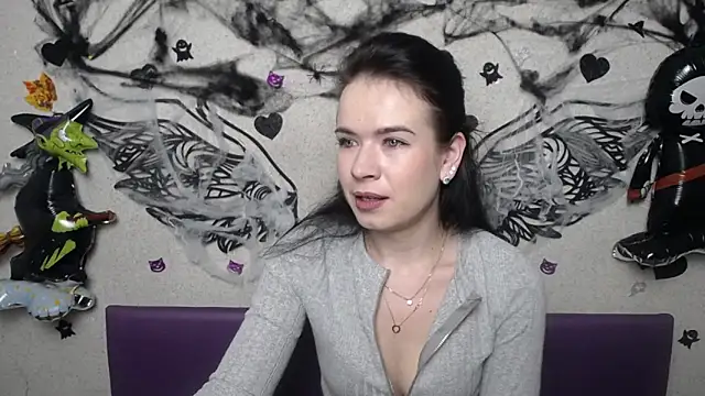 Snapshot of JasmineKouch chatting on November 2025 06:23:02 AM JasmineKouch online show from November 2025 06:23:02 AM