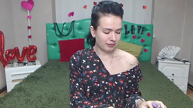 Snapshot of JasmineKouch chatting on November 2025 06:13:01 AM JasmineKouch online show from November 2025 06:13:01 AM