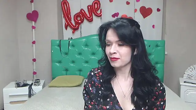 JasmineKouch online show from April 2026 06:10:01 PM