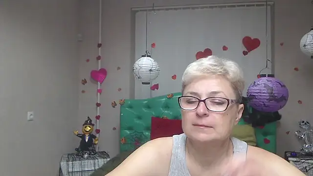 Snapshot of EmiliaGree chatting on November 2025 06:08:02 PM EmiliaGree online show from November 2025 06:08:02 PM