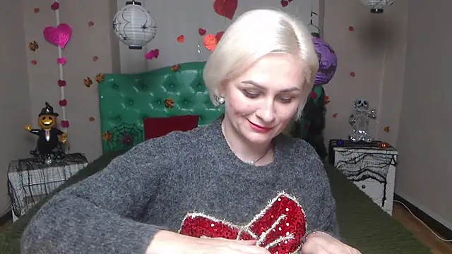 OliviaHorst online show from November 2025 06:17:01 PM