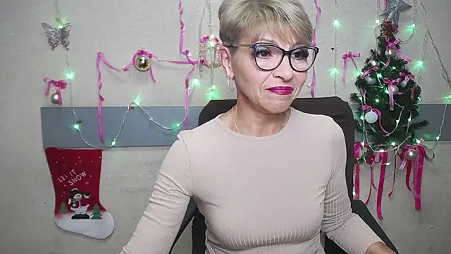 Snapshot of EllaBonito chatting on January 2025 06:28:02 AM EllaBonito online show from January 2025 06:28:02 AM