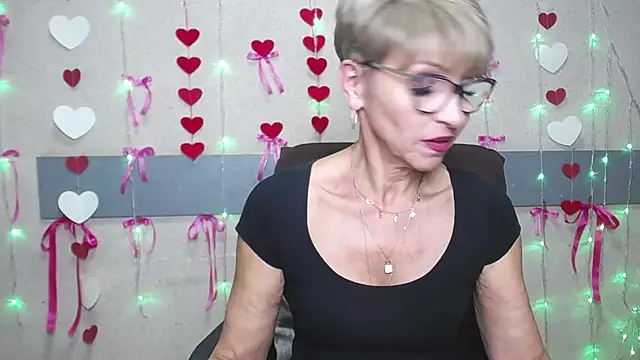Snapshot of EllaBonito chatting on February 2025 06:24:01 AM EllaBonito online show from February 2025 06:24:01 AM