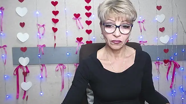Snapshot of EllaBonito chatting on February 2025 06:28:01 AM EllaBonito online show from February 2025 06:28:01 AM