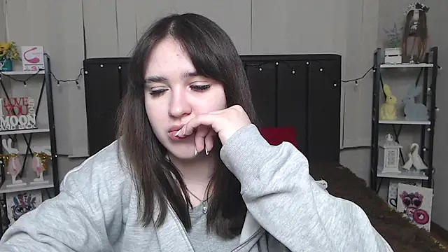 LauraHlot online show from February 2025 04:25:01 AM