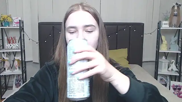 LauraHlot online show from September 2025 05:46:01 PM