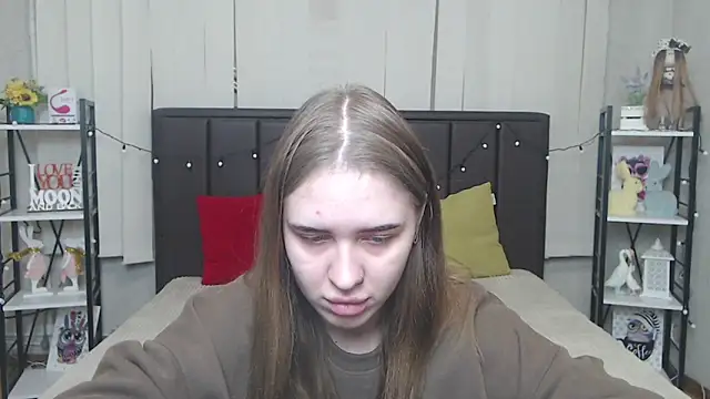 LauraHlot online show from October 2025 05:45:01 PM