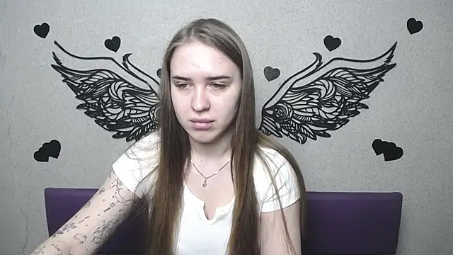 LauraHlot online show from April 2026 05:54:01 PM