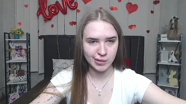LauraHlot online show from May 2026 05:39:01 PM