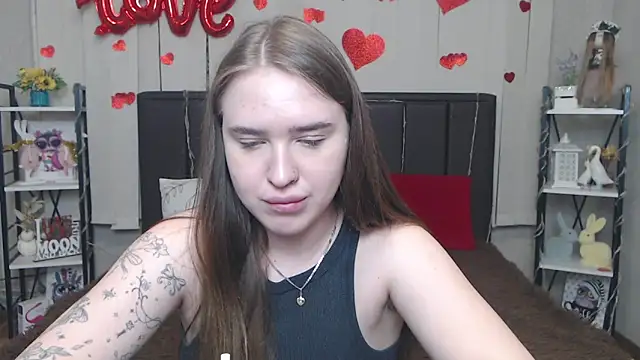 LauraHlot online show from May 2026 06:13:01 PM