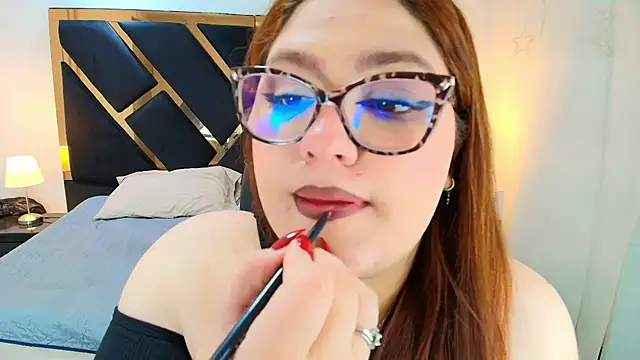 Snapshot of Camiila_Osorio chatting on June 2026 07:37:01 PM Camiila Osorio online show from June 2026 07:37:01 PM