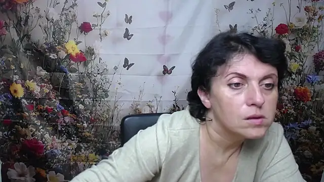 LuciaMii online show from October 2025 04:59:01 PM