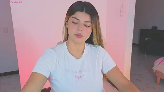 Snapshot of Thamy_stark chatting on September 2025 02:05:02 PM Thamy stark online show from September 2025 02:05:02 PM