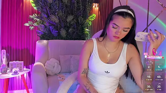 foxxxmegan online show from November 2025 06:08:01 PM