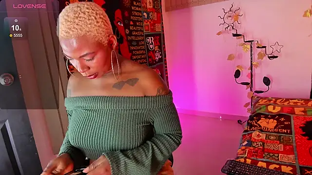 Snapshot of KenyaMystic chatting on January 2025 12:57:02 AM KenyaMystic online show from January 2025 12:57:02 AM