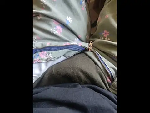 Snapshot of boy_BeardGallery chatting on December 2025 05:24:01 AM boy BeardGallery online show from December 2025 05:24:01 AM